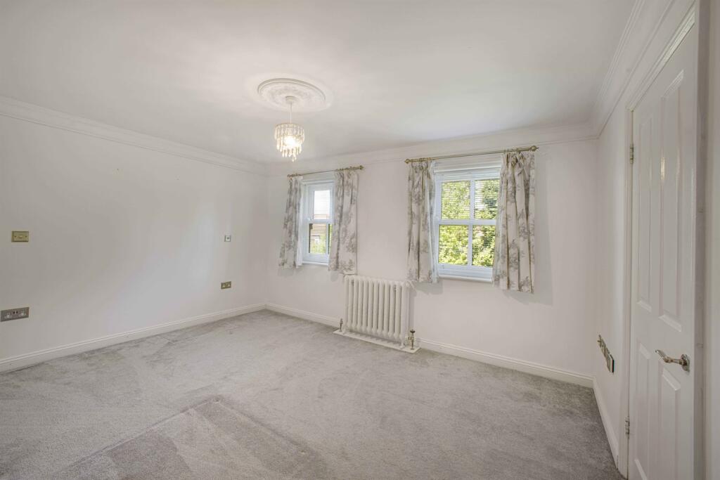 6 bedroom detached house for sale in Millway, Hale Barns, Altrincham, WA15